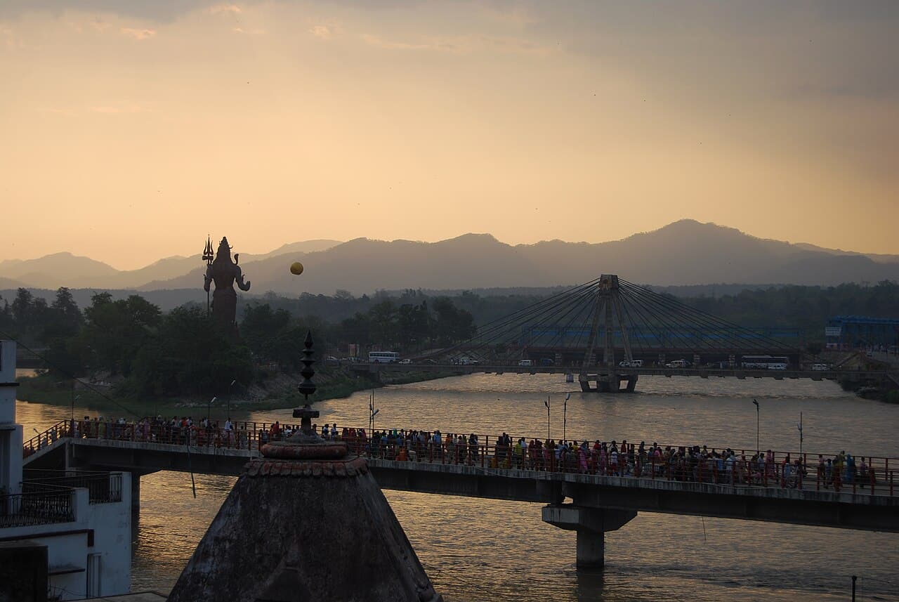 Rishikesh Yoga & Rafting Retreat — Uttarakhand, India